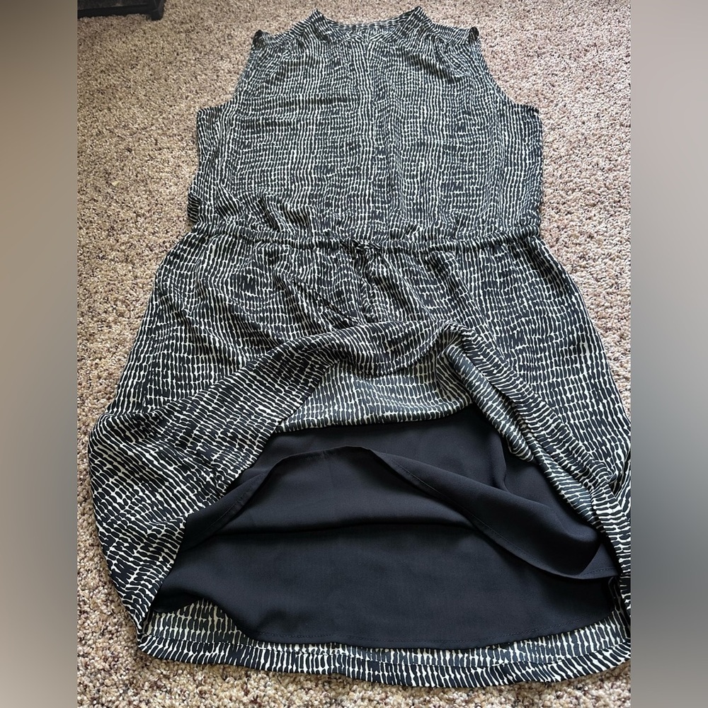 👗 Women's Sleeveless Layered Sheer Tunic Dress 🌟 - Picture 9 of 10